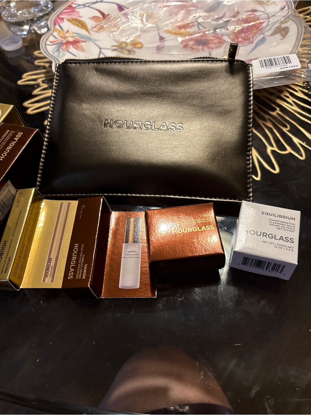 Hourglass Black Leather Toiletry Pouch